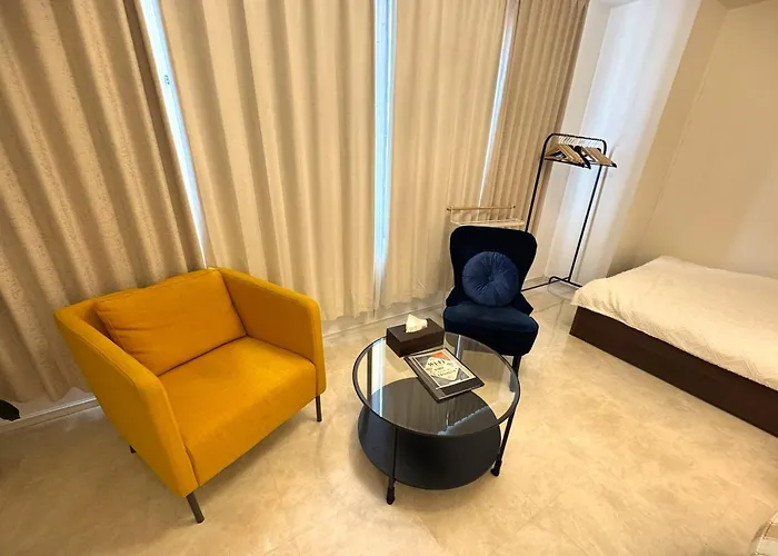 Elena Premium Namba Stay